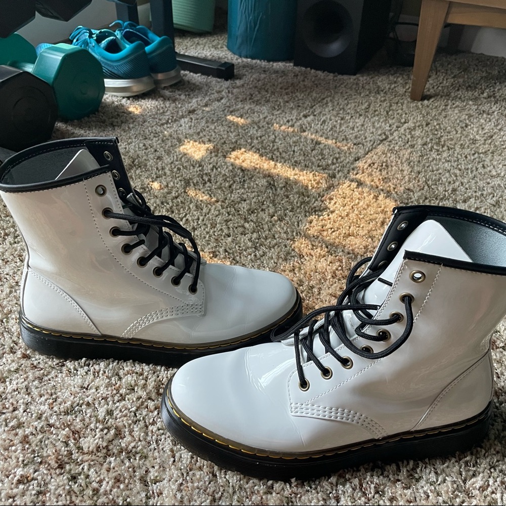 Womens Size 10 or Mens Size 9 White Patent Leather Doc Martens.